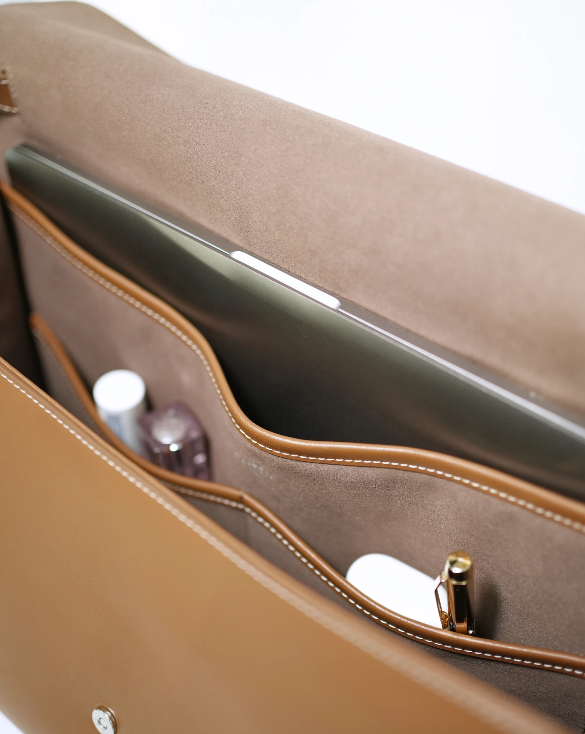 13-inch Padded Laptop Compartment