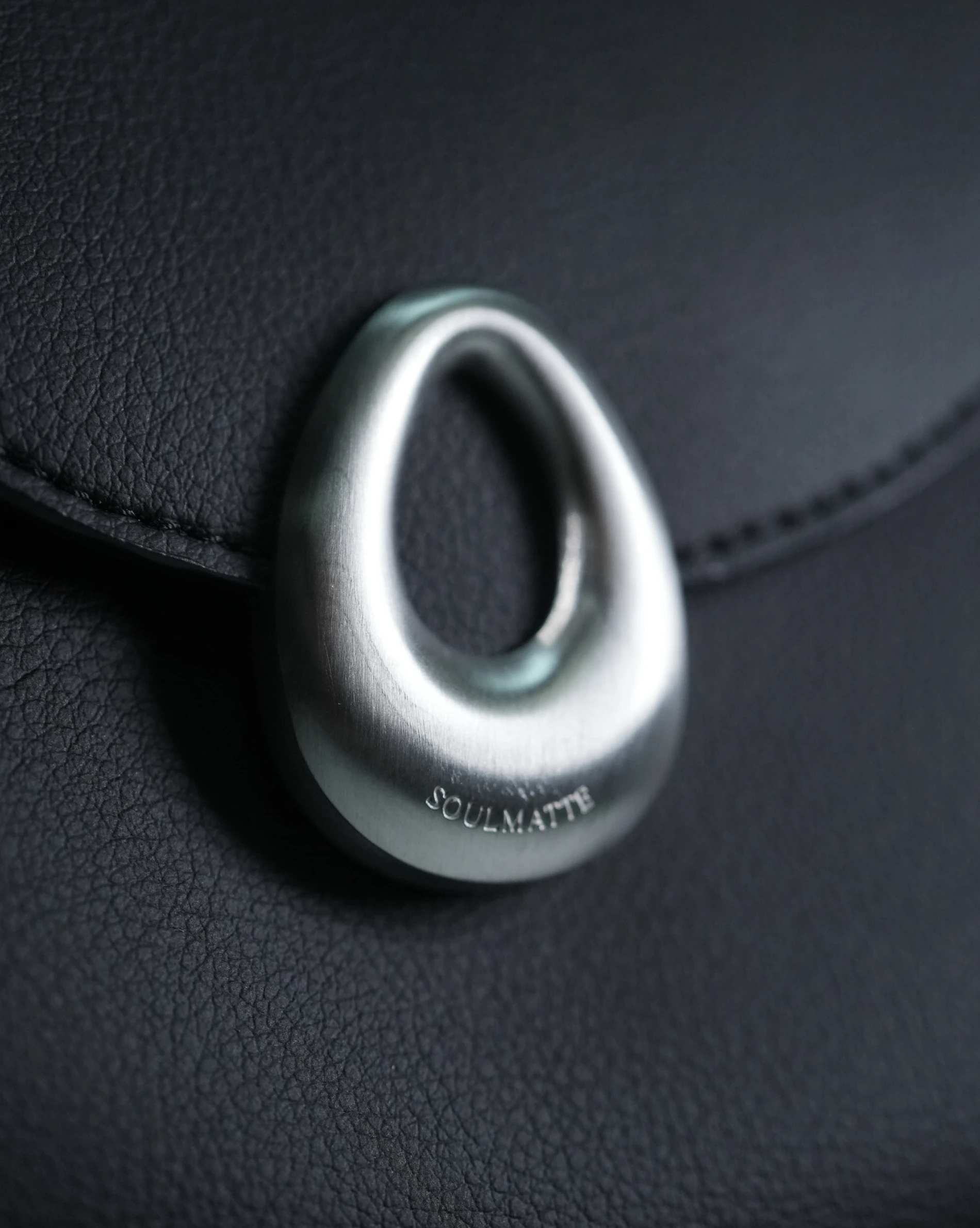 Waterdrop Clasp Detail